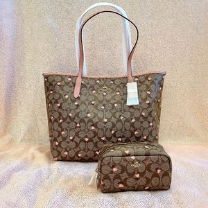 💗 CAOCH HEART CITY TOTE + COSMETIC POUCH